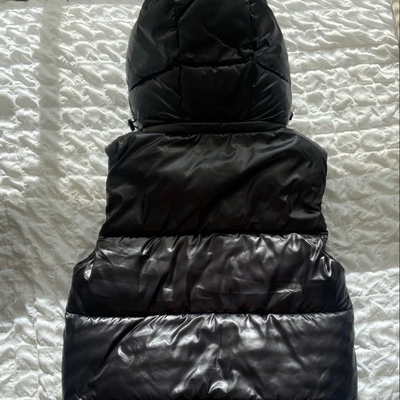 Women’s Vest - Picture 2 of 5